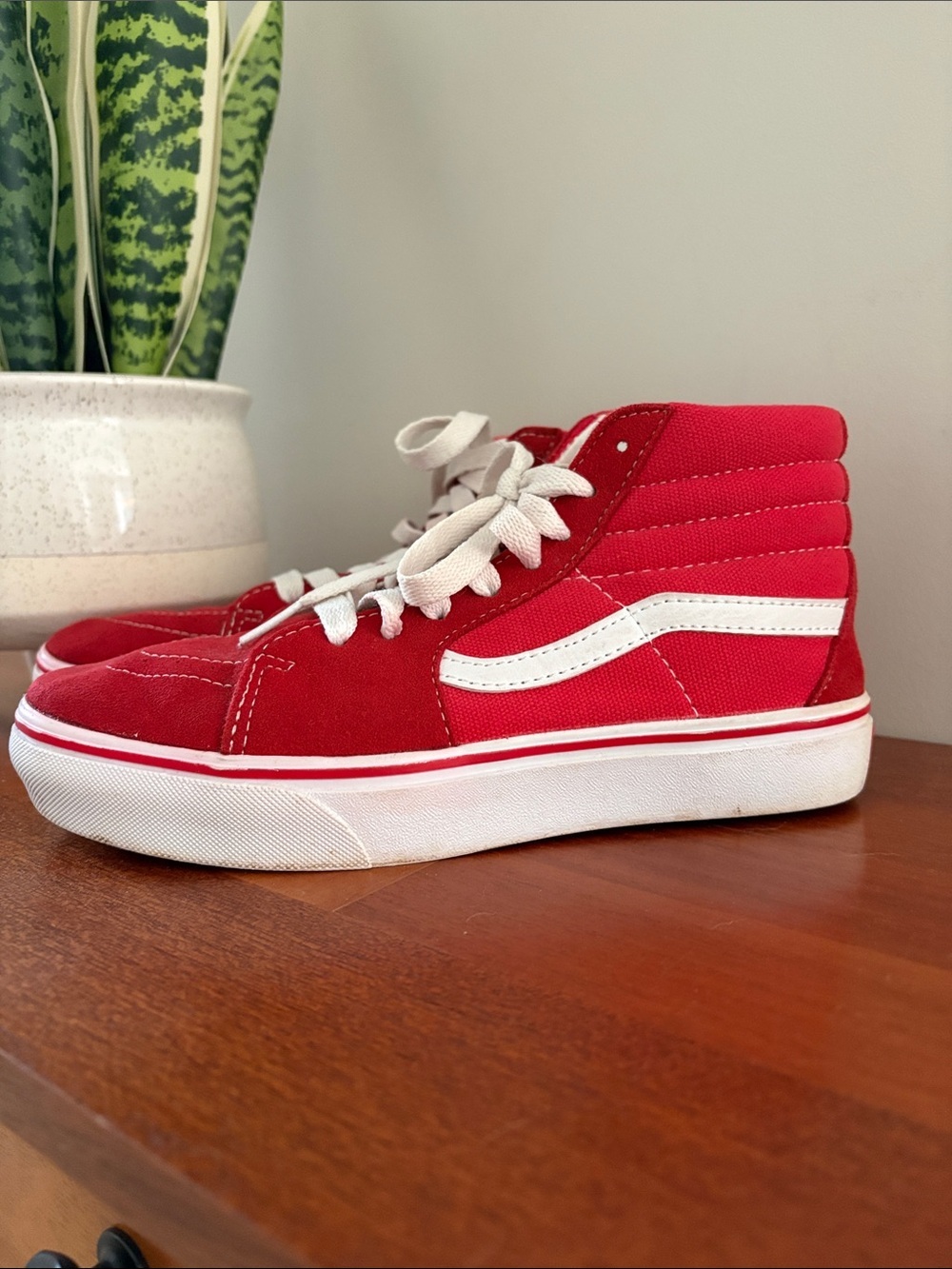 Vans Red and White Unisex High-Top Skate Sneakers Size W7 M5.5